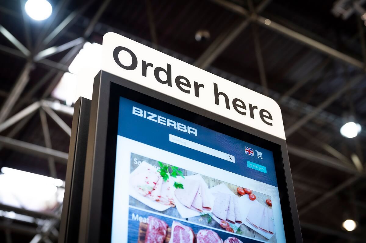 Warteschlangen vermeiden dank der neuen Bizerba Lösung "MyOrder" (© Bizerba)